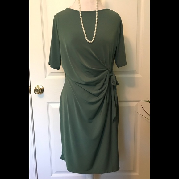 Ann Taylor Dresses & Skirts - 😍GORGEOUS Ann Taylor Green Dress